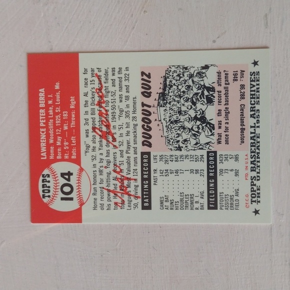 Yogi Berra Topps baseball card # 104 - Picture 2 of 2